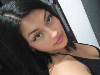 Webcam Snapshot for KhloeRose18