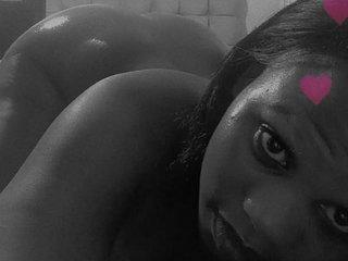 Webcam Snapshot for EbonyVioletx25