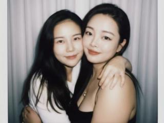 Webcam Snapshot for AiaimeiAndMImi