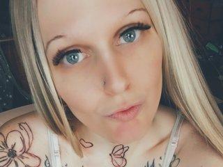 Webcam Snapshot for xSarahOphirx