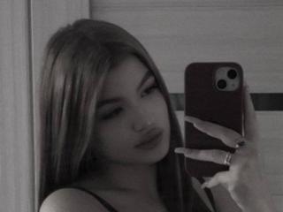 Webcam Snapshot for LoraineLutton