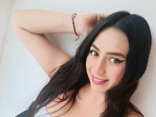 Webcam Snapshot for AlondraGomez33