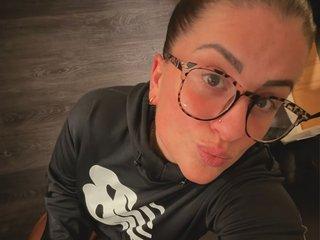 Webcam Snapshot for BustyHoneyxo