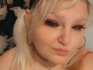Webcam Snapshot for JuicyStrawberryCheeks