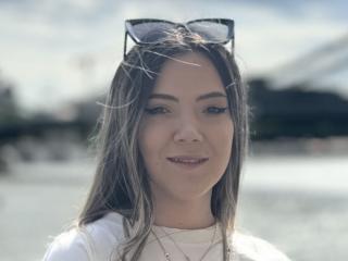 Webcam Snapshot for AlyraMoon