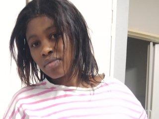Webcam Snapshot for BigBoobsBitchxx