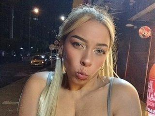 Webcam Snapshot for AlondraCastillox