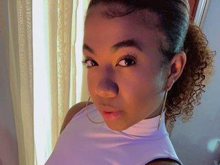 Webcam Snapshot for Sarah_Velvet