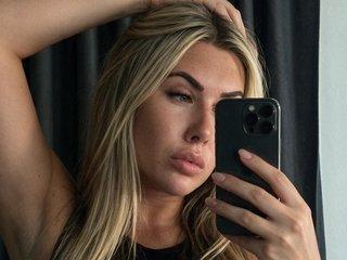 Webcam Snapshot for Alissiafoxx