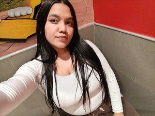Webcam Snapshot for IsabelRose33