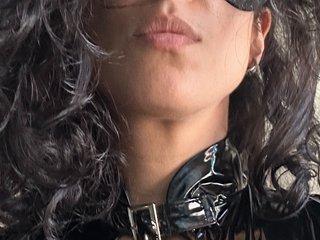 Webcam Snapshot for supertall_french_goddess