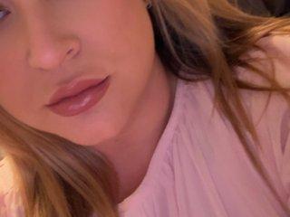 Webcam Snapshot for Blondebombshell_x