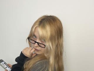 Webcam Snapshot for EloiseGow