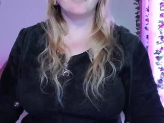 Webcam Snapshot for onlyfans.com/kisicaxx